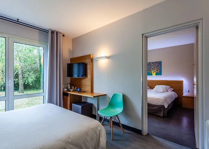 Western Le Longchamp Otel Craponne