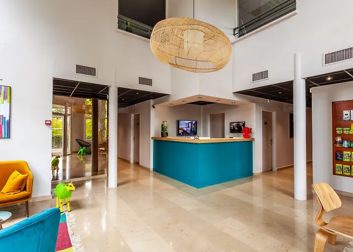 Otel Western Le Longchamp 4*