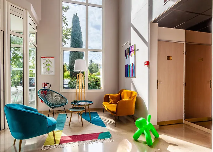 Otel Western Le Longchamp 4*