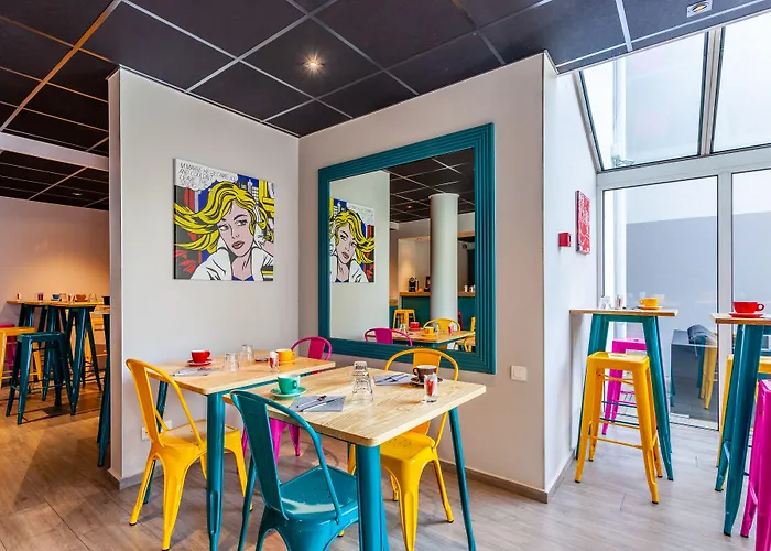 Otel Western Le Longchamp 4*