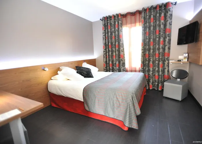 Western Le Longchamp Otel 4*