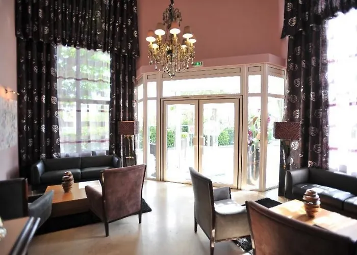 Western Le Longchamp 4*