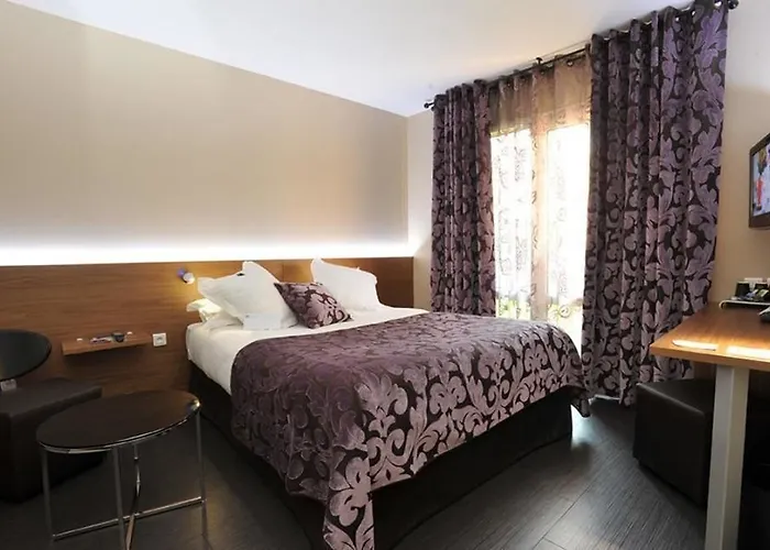 Otel Western Le Longchamp Craponne