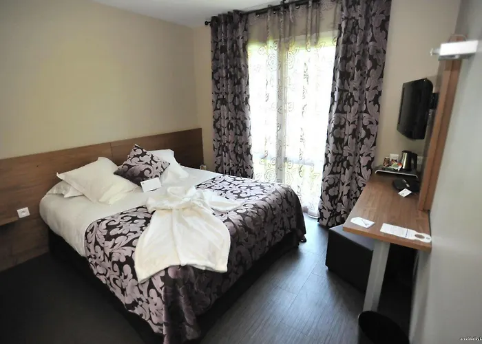 Otel Western Le Longchamp Craponne