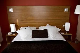Western Le Longchamp Otel