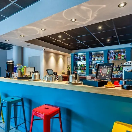 Hotel Full Colors